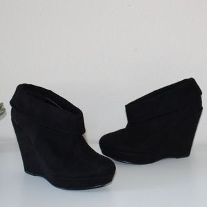 Kelsi Dagger Black micro fiber suede booties